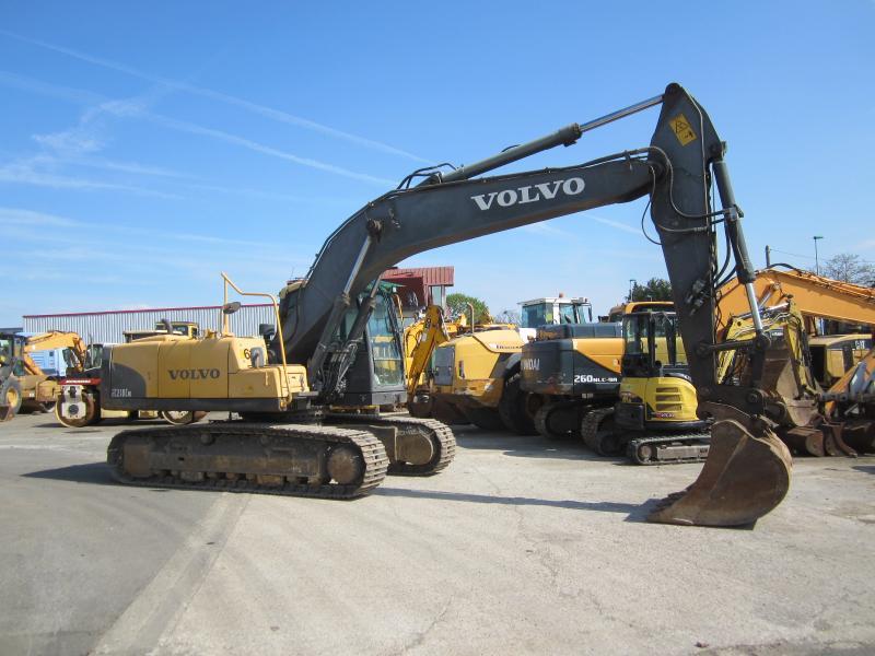 Pelle sur chenille Volvo EC210 CNL