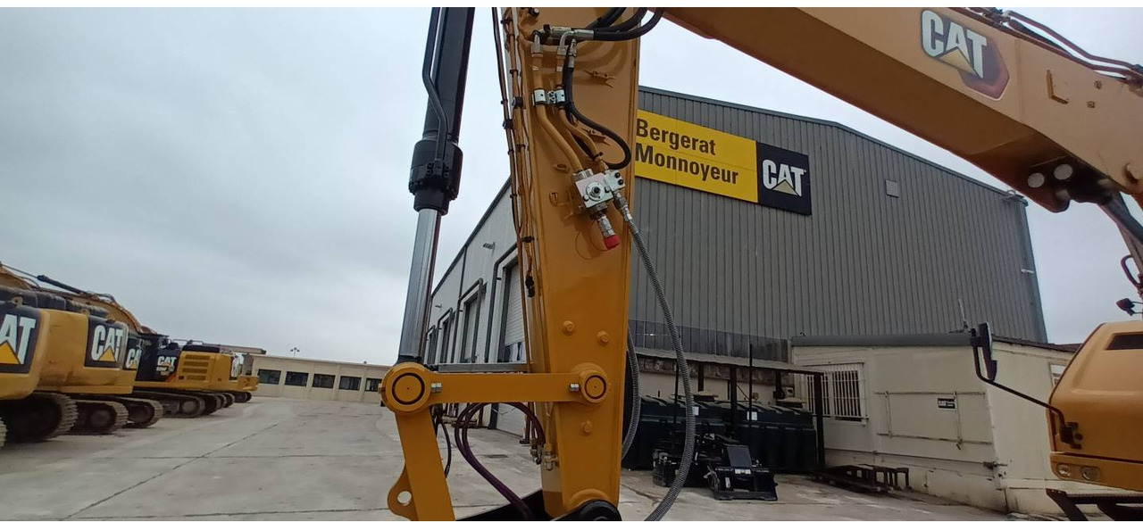Pelle sur pneus CAT M314