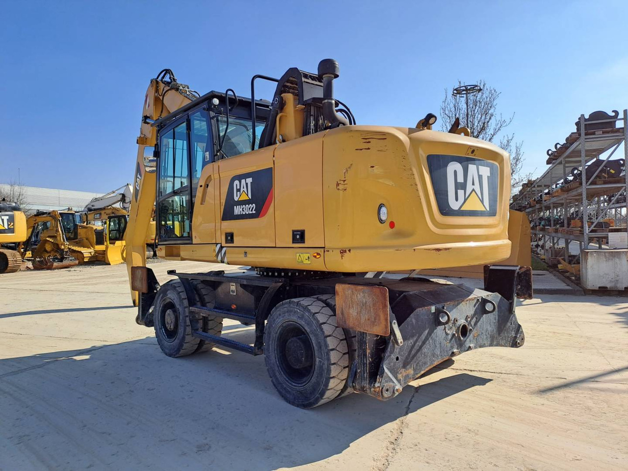 Pelle sur pneus CAT MH3022
