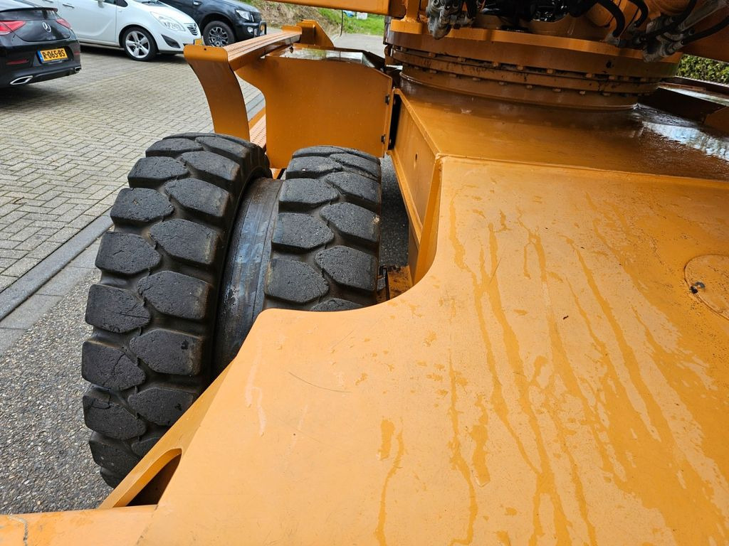 Pelle sur pneus Case WX 210 Umschlagbagger