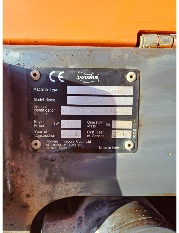 Pelle sur pneus DOOSAN INFRACORE AMERICA CORP. DX57W-7