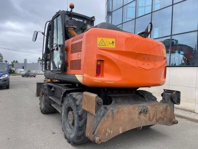 Pelle sur pneus Hitachi ZX140W-5B