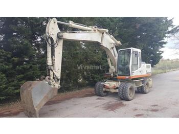 Pelle sur pneus Liebherr A902Litronic