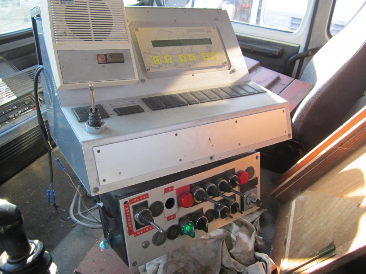 Répandeuse Renault G 300