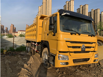 Tombereau rigide SINOTRUK HOWO 371 Dump truck: photos 1