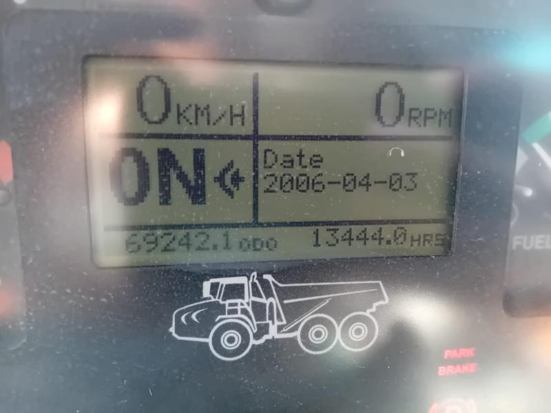 Tombereau articulé Bell B30D