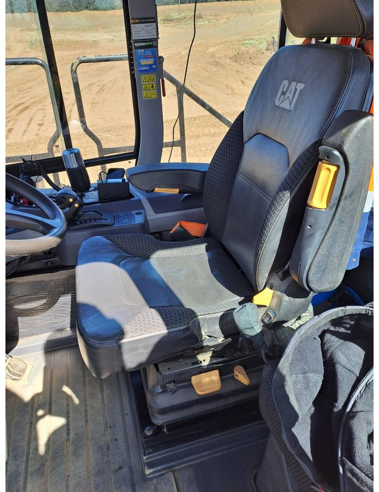 Tombereau articulé CAT 730