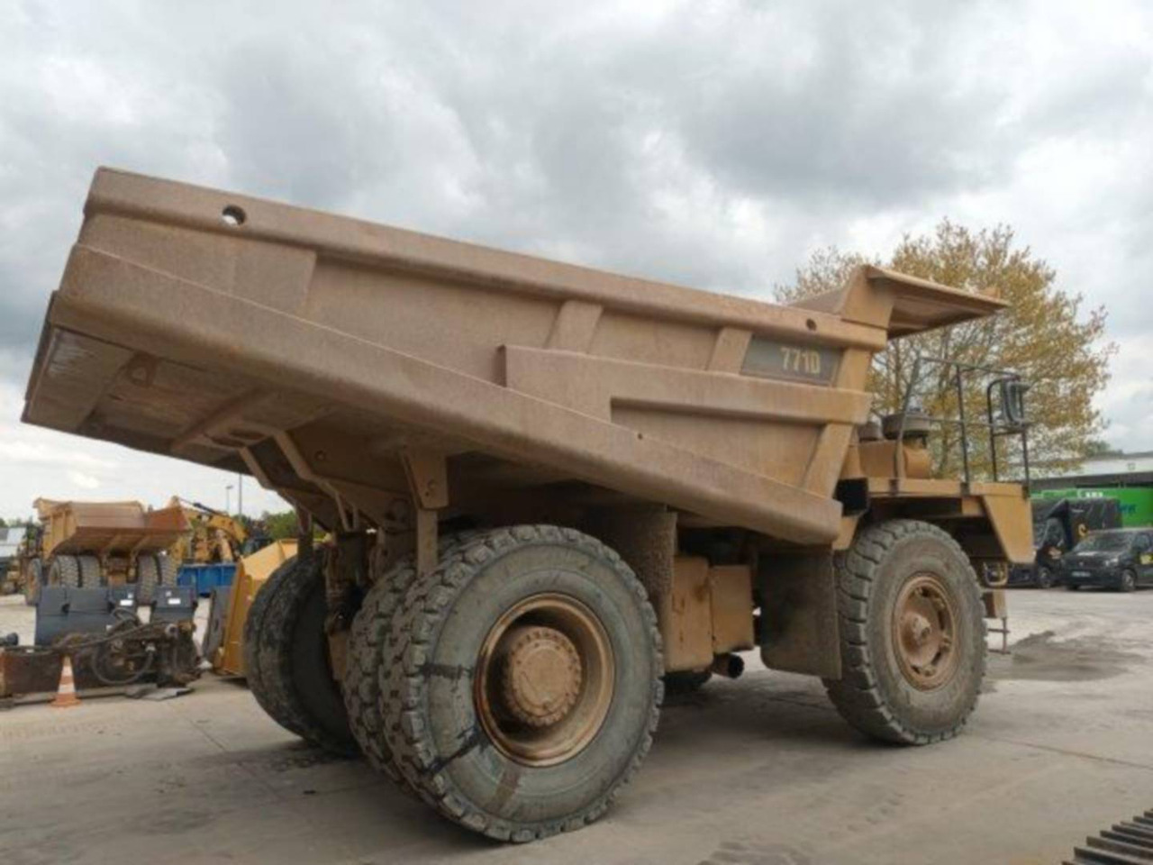 Tombereau rigide CAT 771D