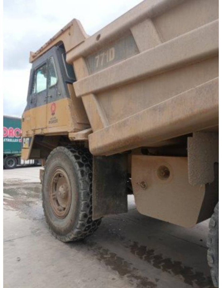 Tombereau rigide CAT 771D