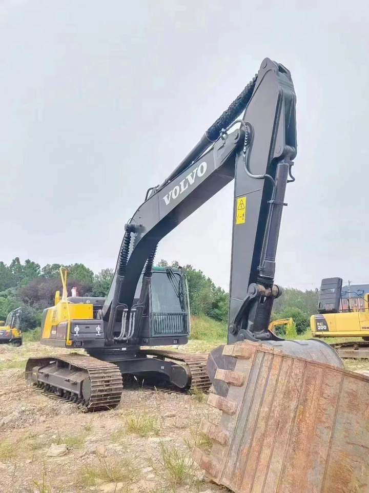 Pelle sur chenille Used excavator VOLVO EC200, Large engineering construction machinery good condition on sale: photos 3