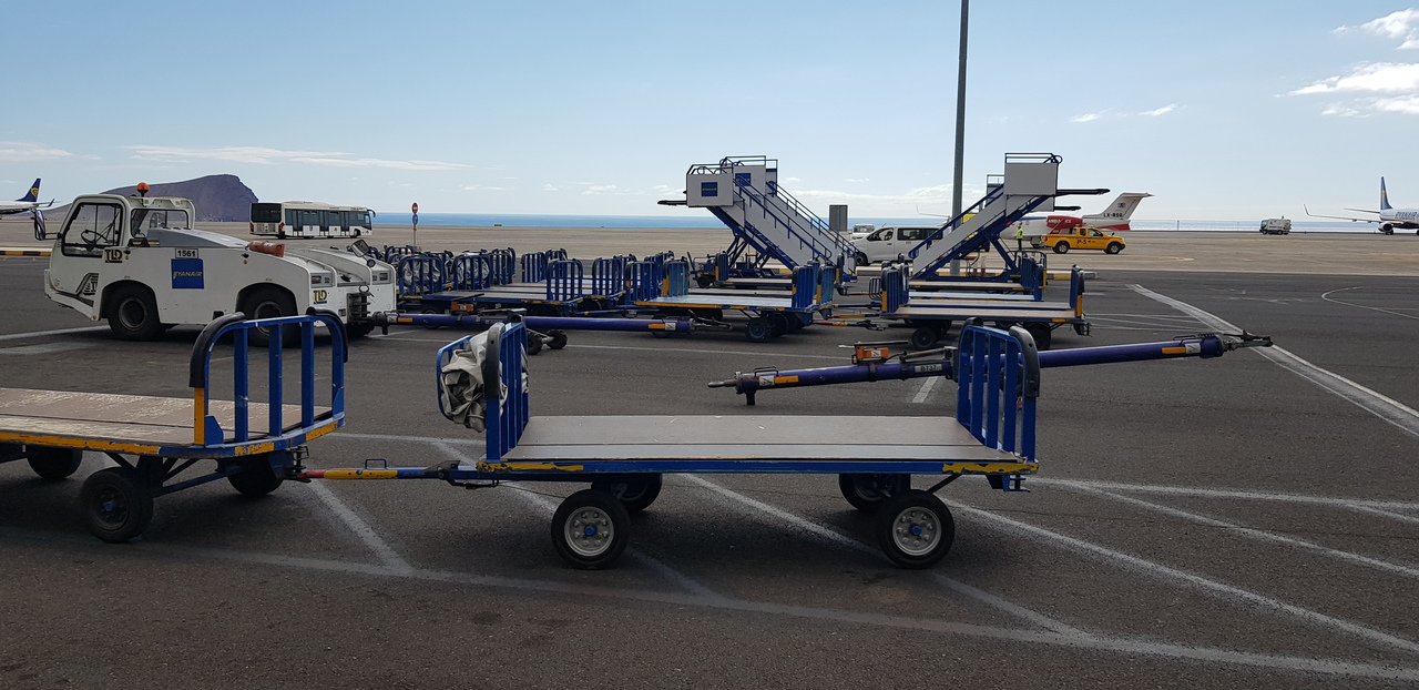 Équipement aéroportuaire neuf Baggage Cart FEMISA: photos 6