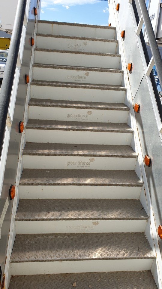 Escalier d'embarquement TEMG Pax Stairs TG2244: photos 3