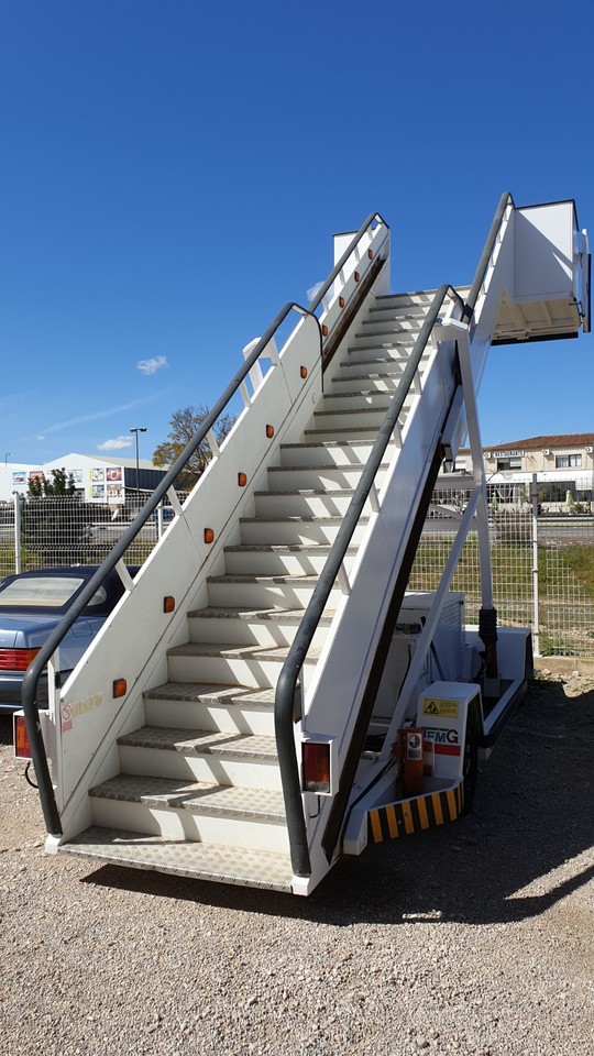 Escalier d'embarquement TEMG Pax Stairs TG2244: photos 6