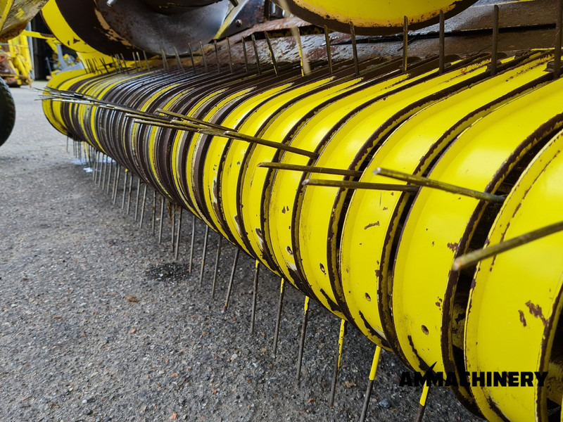 Accessoire aux ensileuses John Deere 630B pick-up