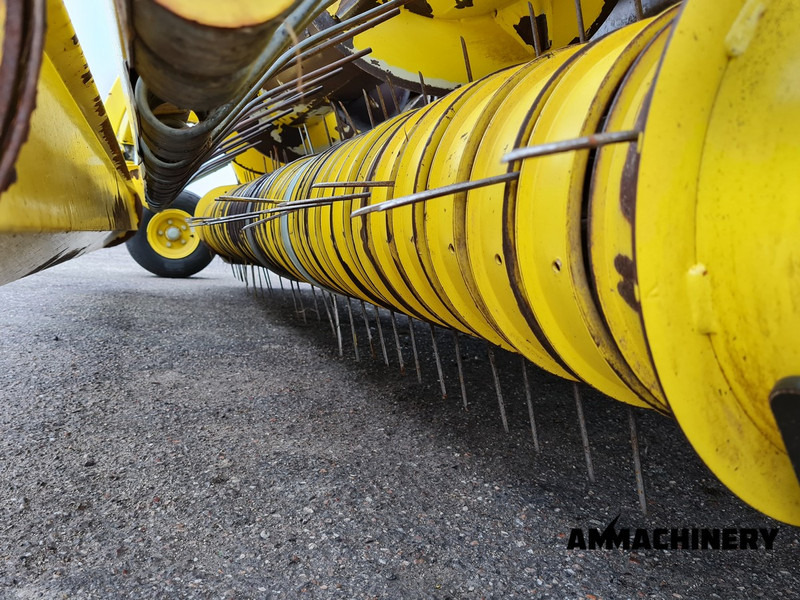Accessoire aux ensileuses John Deere 630C pick up