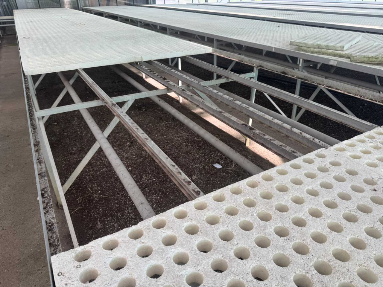 Machine agricole Aluminum cultivation table (1.82x12.00mtr) (6x)