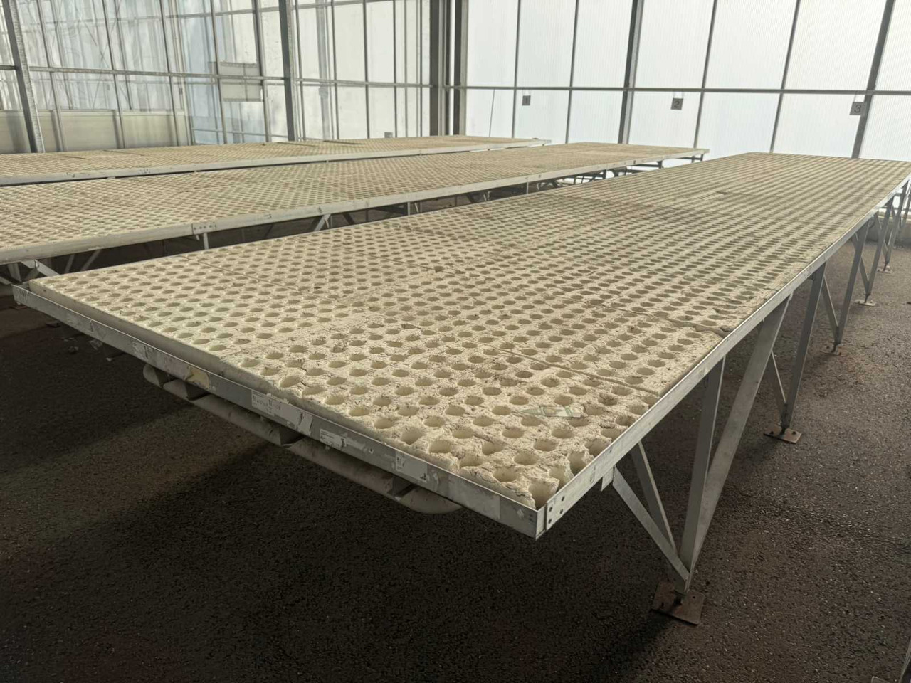 Machine agricole Aluminum cultivation table (1.82x8.00mtr)