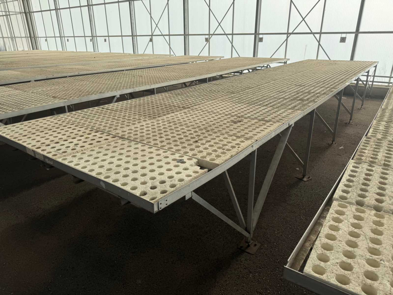 Machine agricole Aluminum cultivation table (1.82x8.00mtr)