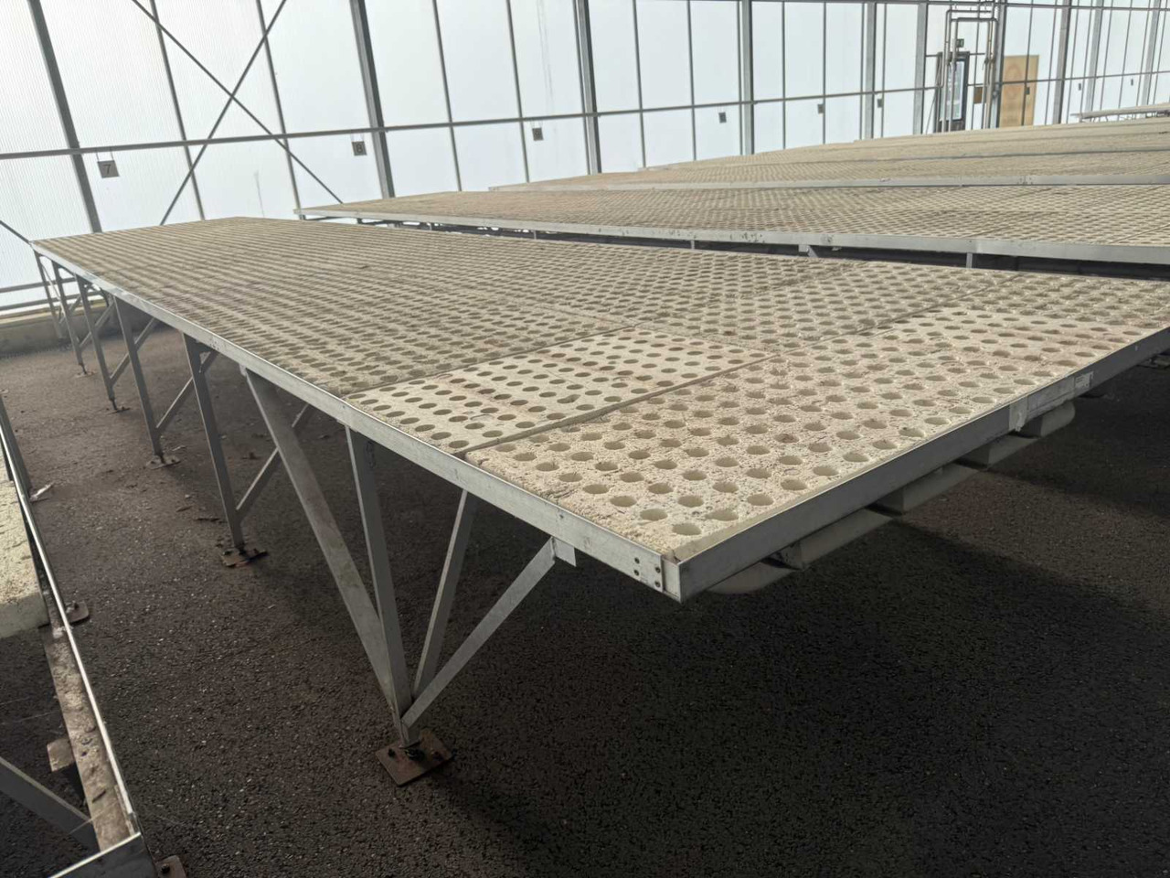 Machine agricole Aluminum cultivation table (1.82x8.00mtr)