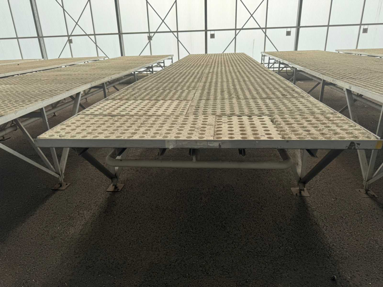 Machine agricole Aluminum cultivation table (1.82x8.00mtr)