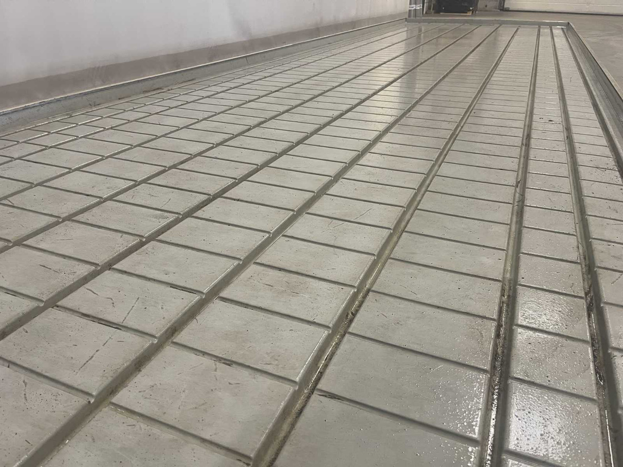 Machine agricole Aluminum cultivation table (5,90x1,715 mtr) (40x)