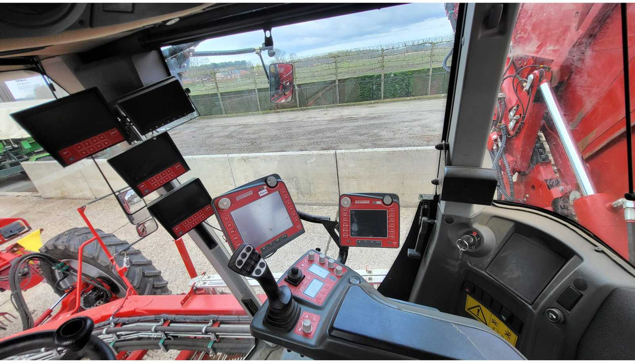 Arracheuse de pommes de terre Grimme Varitron 470