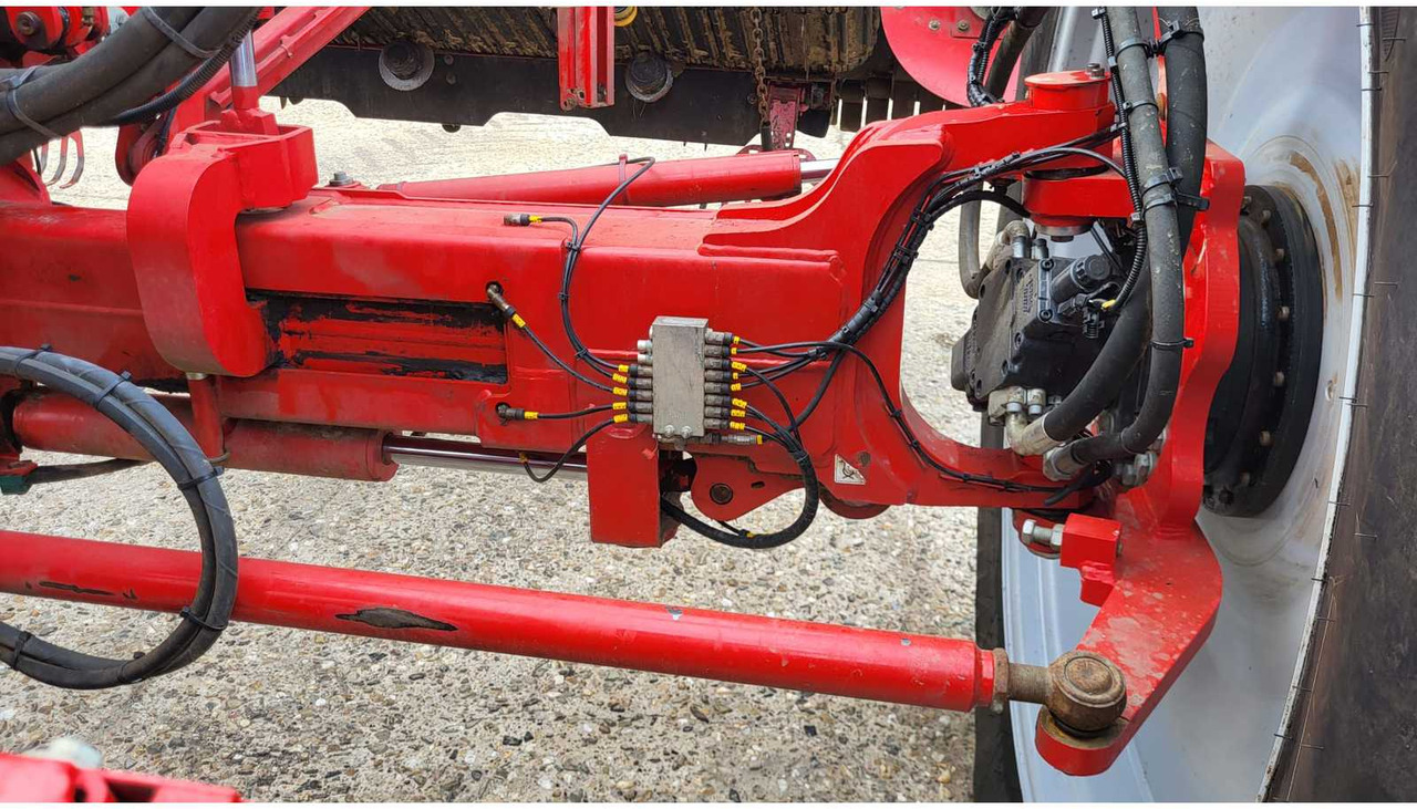 Arracheuse de pommes de terre Grimme Varitron 470