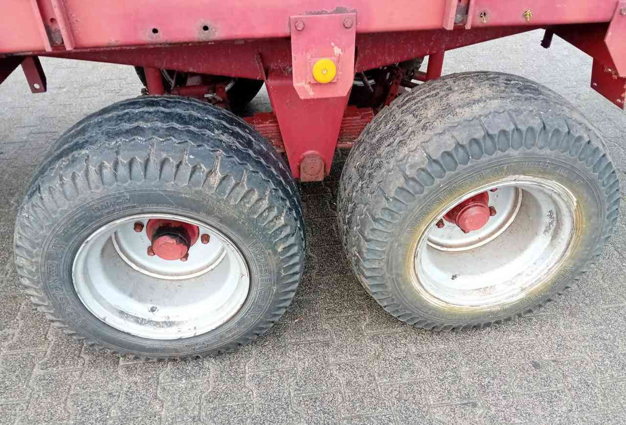 Autochargeuse Strautmann Vitesse 230E opraapwagen, ladewagen, weidebouwmachines