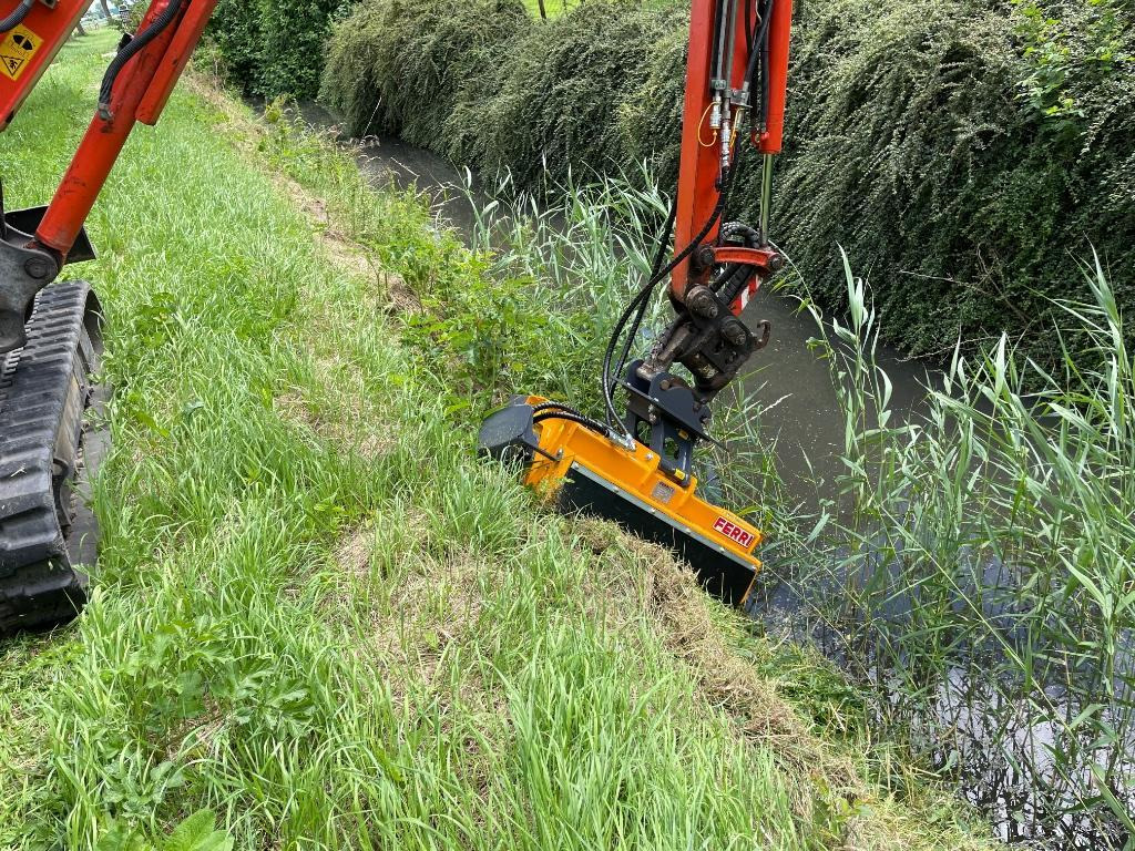 Broyeur/ Épareuse Ferri klepelbak voor aan de kraan CW05 CW10 CW30