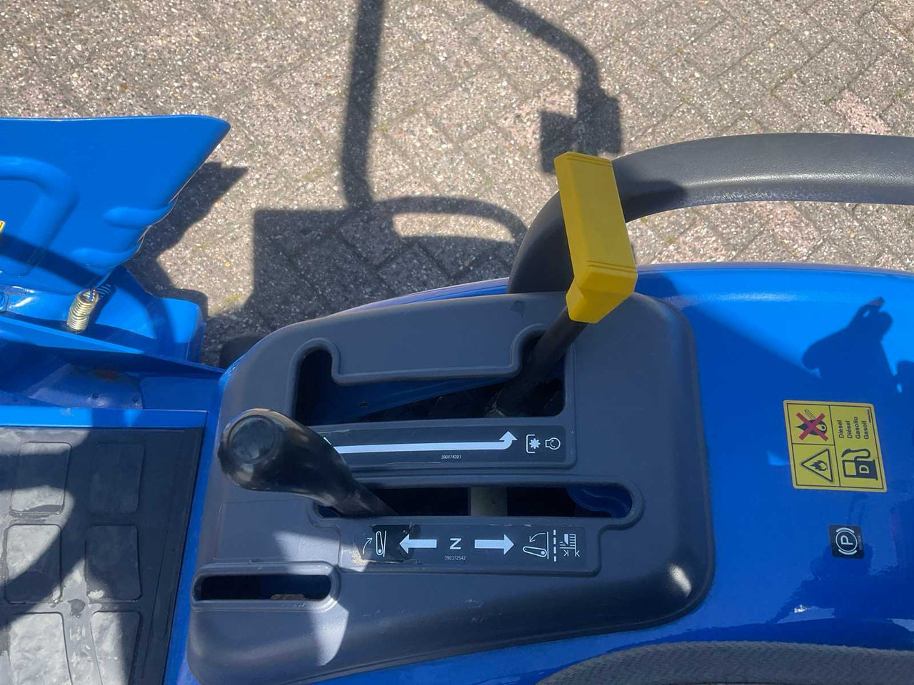 Broyeur/ Épareuse New holland TZ24D