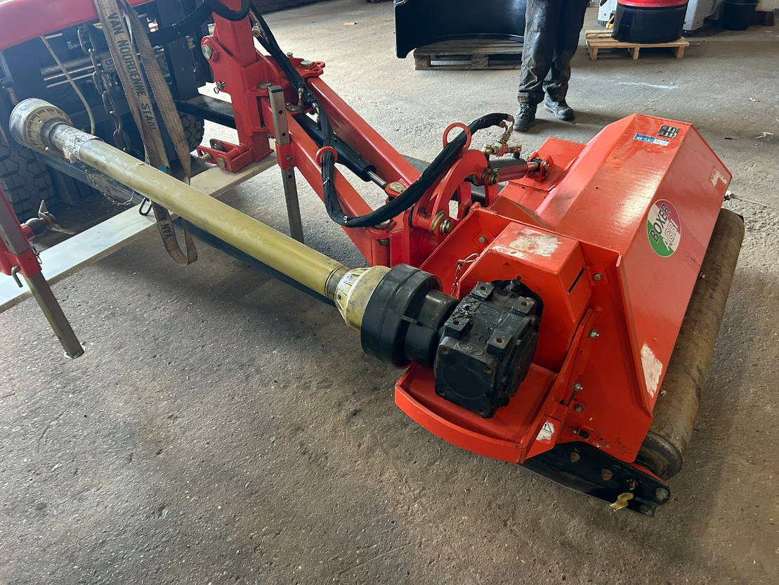 Broyeur d'accotement Boxer verstekklepelmaaier type AG140