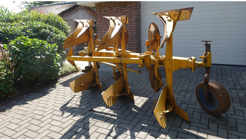 Charrue Rumptstad 3 schaar wentel ploeg