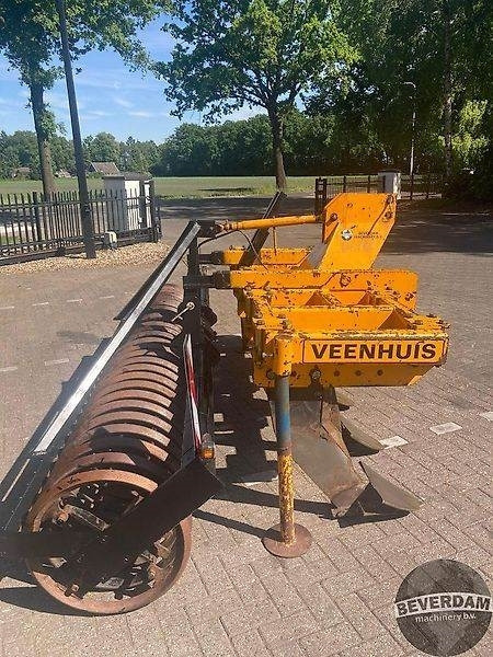Charrue Veenhuis woeler met packer