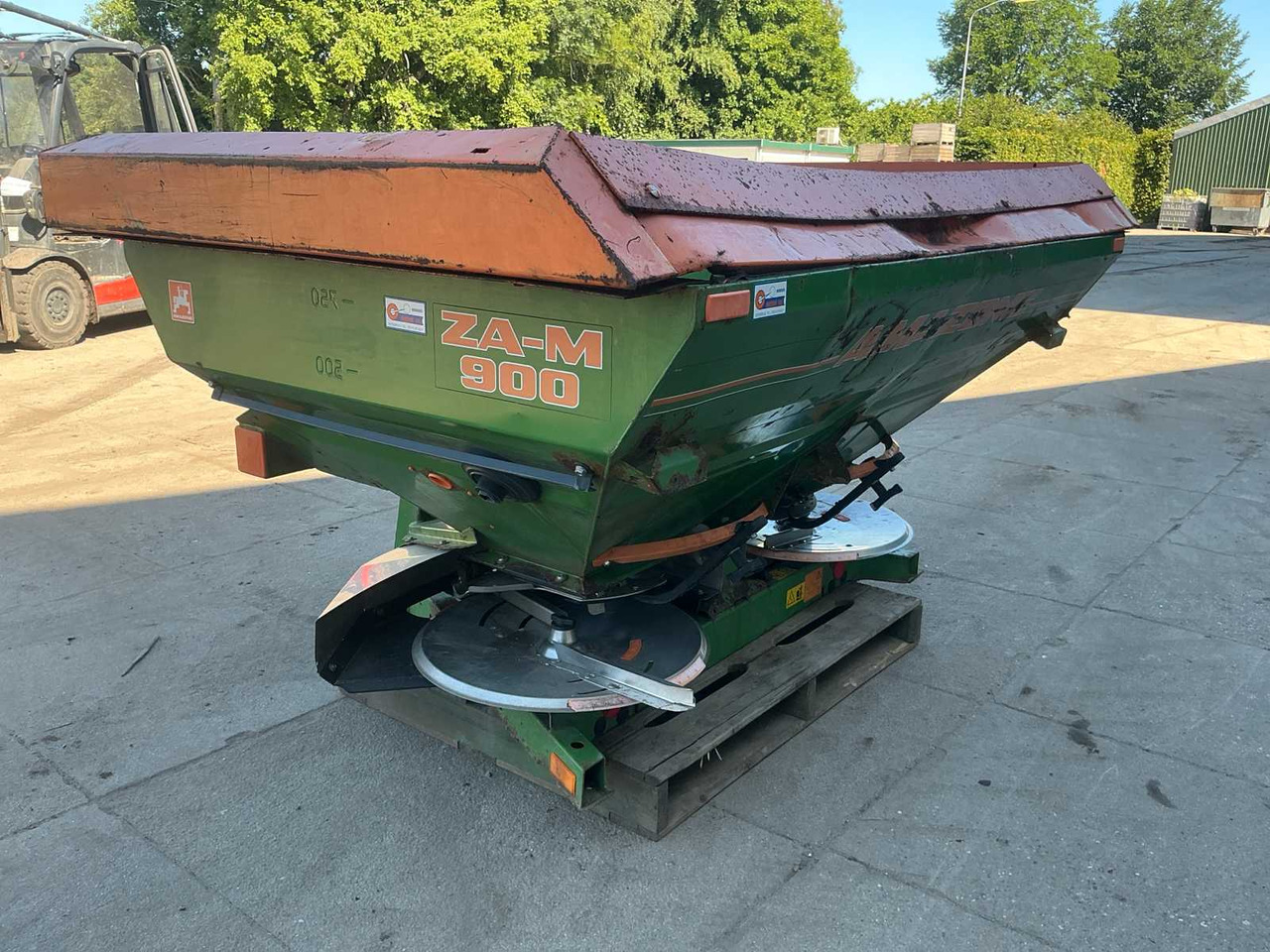 Distributeur d'engrais Amazone ZA-M900