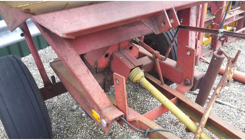 Distributeur d'engrais GETROKKEN pendel strooier - Gebruikt