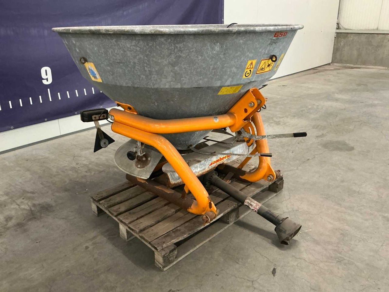 Distributeur d'engrais Gamberini 650L