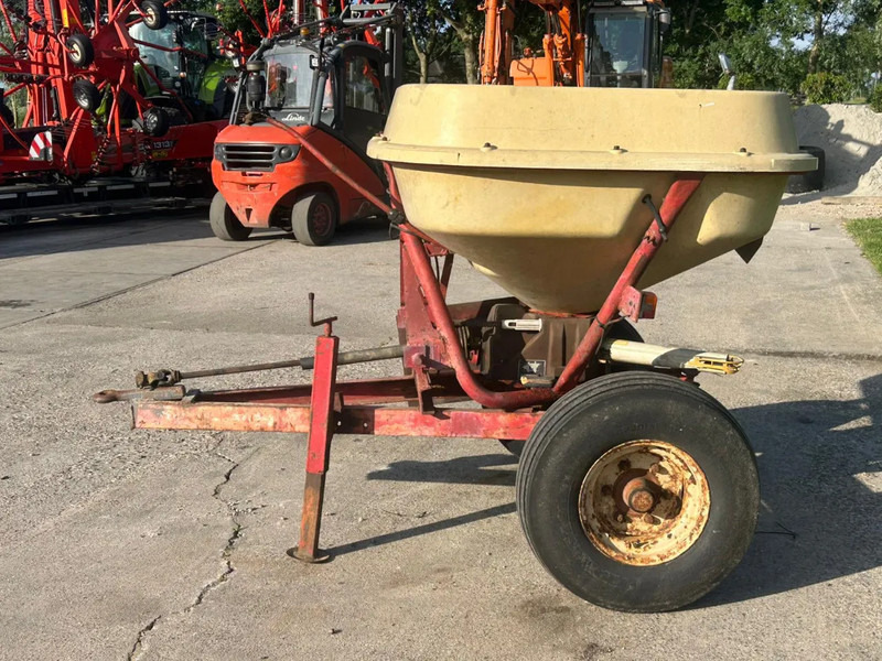 Distributeur d'engrais Vicon Pendelstrooier kunstmestrooier bemesting Geen kuhn amazone