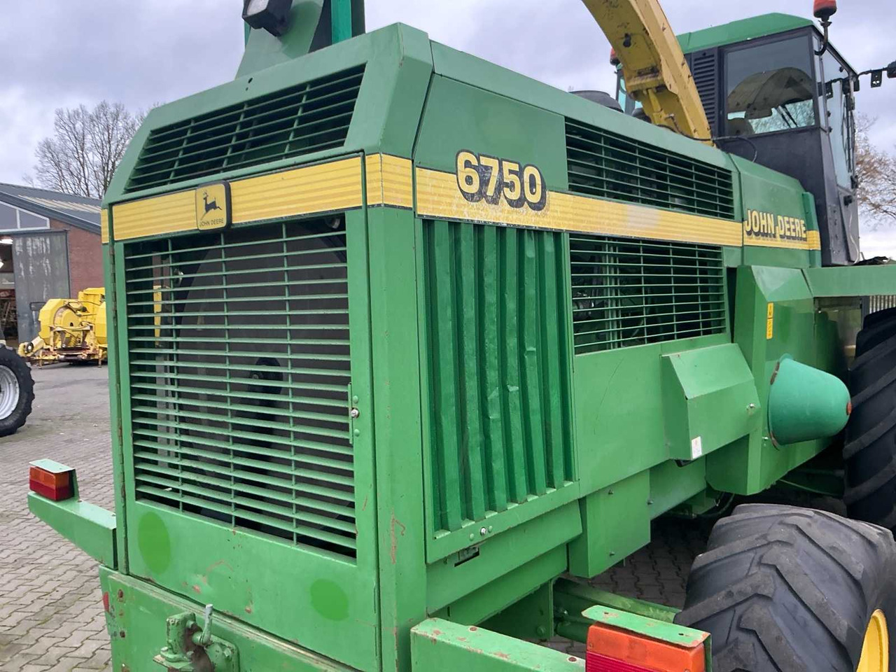 Ensileuse 1999 JOHN DEERE 6750 FORAGE HARVESTER