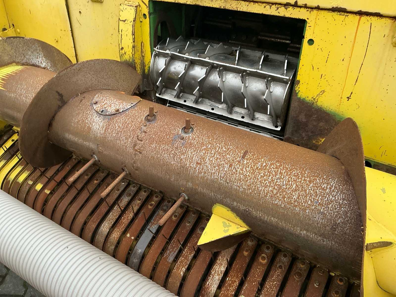 Ensileuse 1999 JOHN DEERE 6750 FORAGE HARVESTER