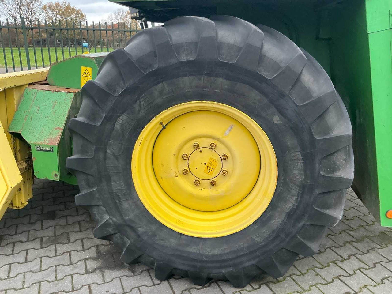 Ensileuse 1999 JOHN DEERE 6750 FORAGE HARVESTER