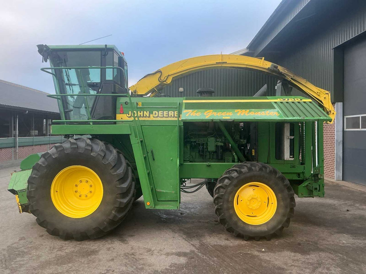 Ensileuse 1999 JOHN DEERE 6750 FORAGE HARVESTER