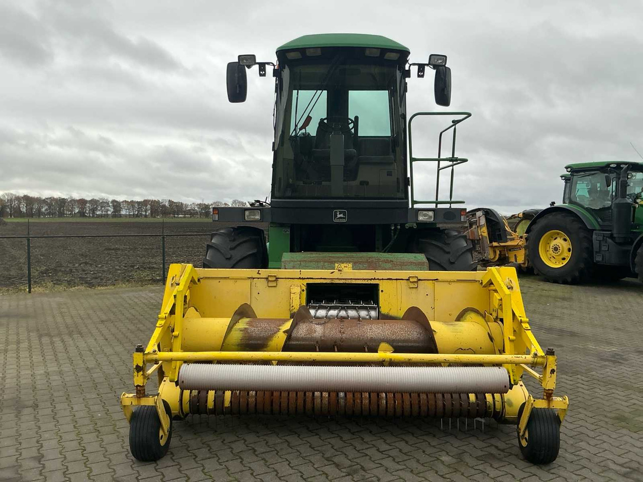 Ensileuse 1999 JOHN DEERE 6750 FORAGE HARVESTER