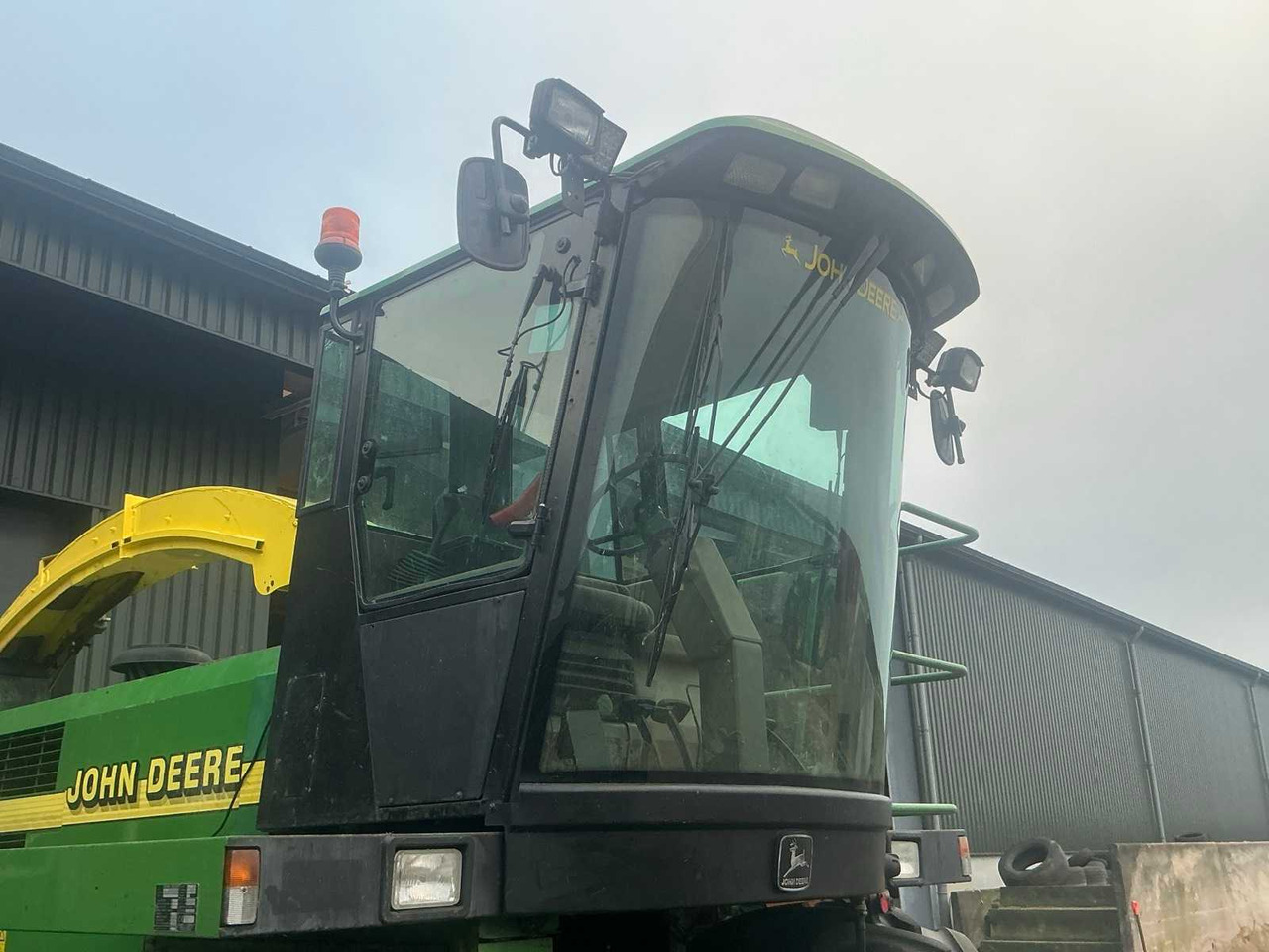 Ensileuse 1999 JOHN DEERE 6750 FORAGE HARVESTER