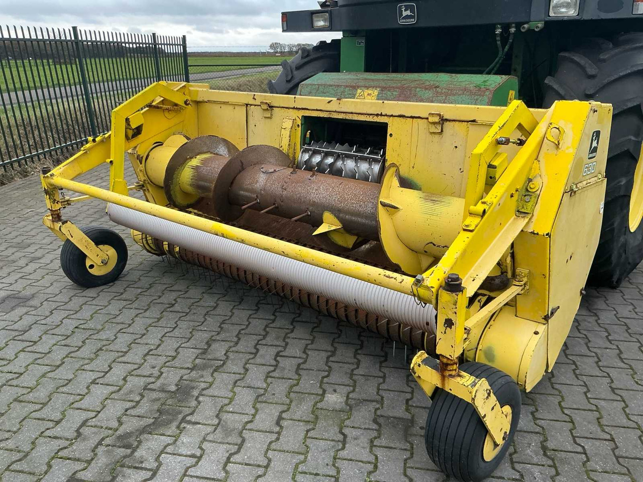 Ensileuse 1999 JOHN DEERE 6750 FORAGE HARVESTER