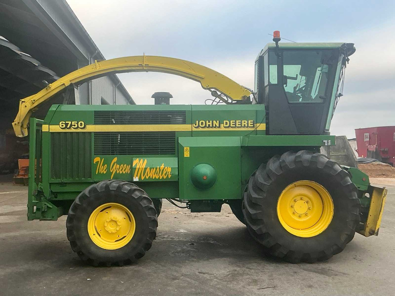 Ensileuse 1999 JOHN DEERE 6750 FORAGE HARVESTER