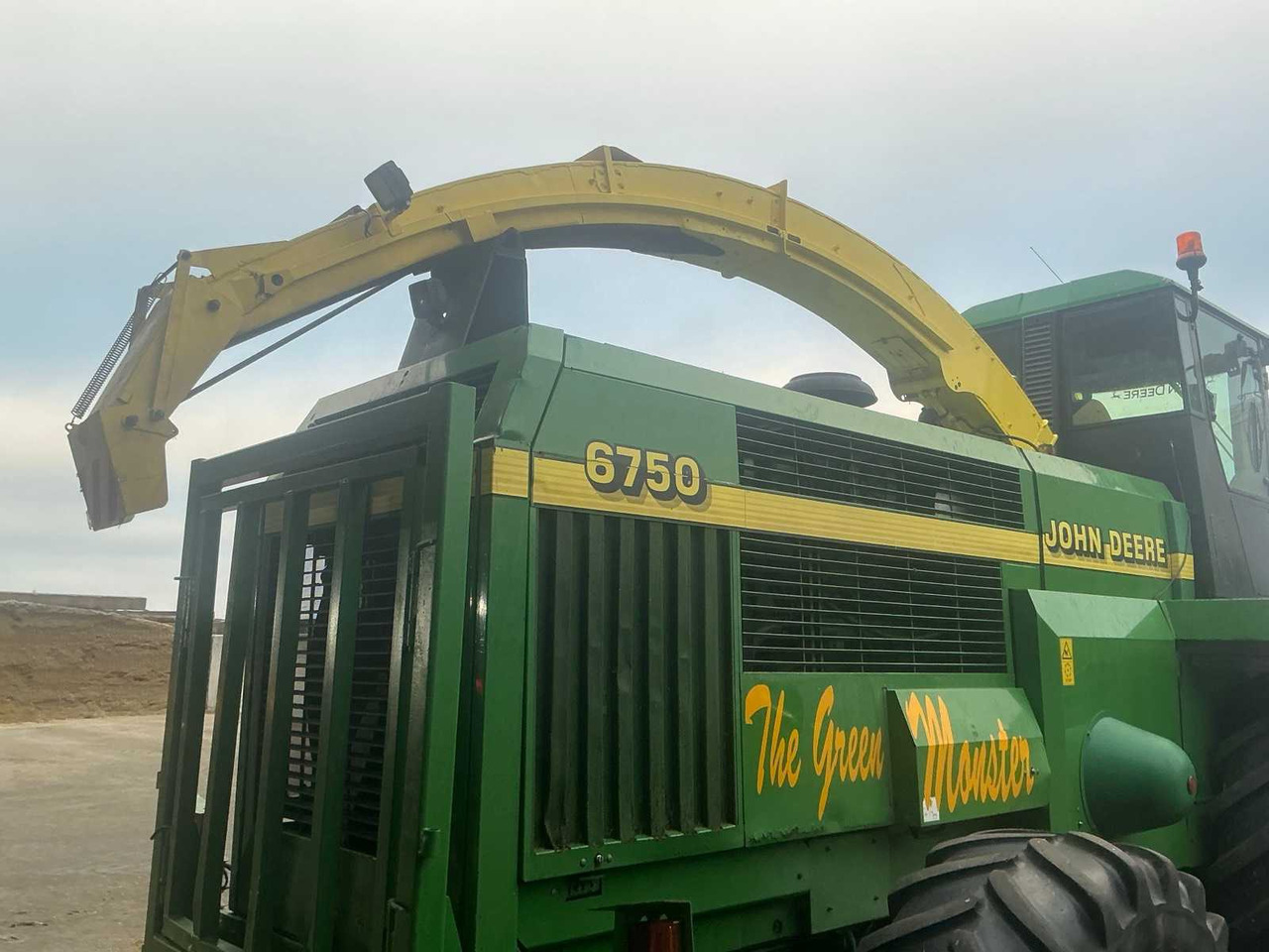 Ensileuse 1999 JOHN DEERE 6750 FORAGE HARVESTER