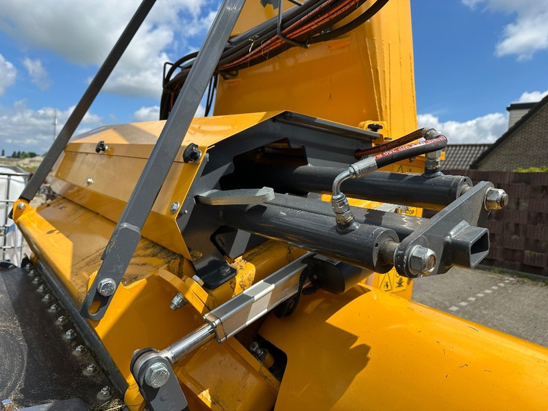 Ensileuse Elho Cobra 7710T getrokken hakselaar grashakselaar