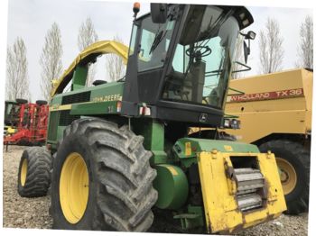 Ensileuse John Deere 6850