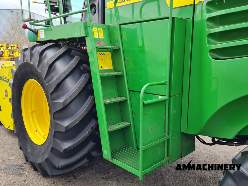 Ensileuse John Deere 7400 forage harvester