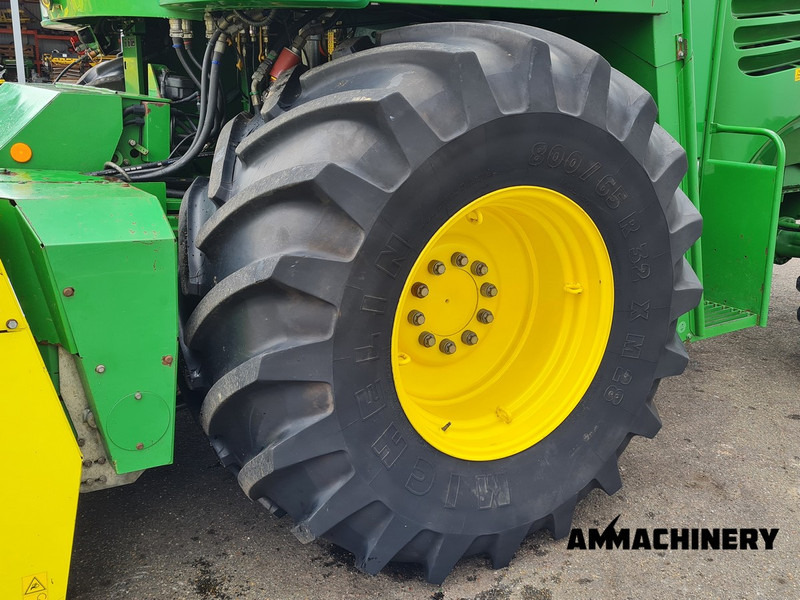 Ensileuse John Deere 7400 forage harvester